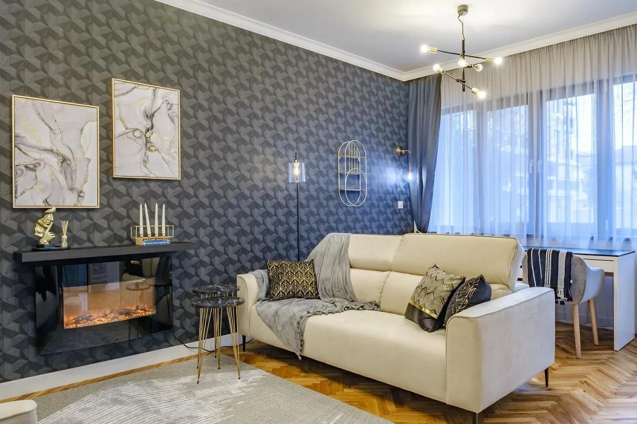 Apartment Golden Black Burgas City