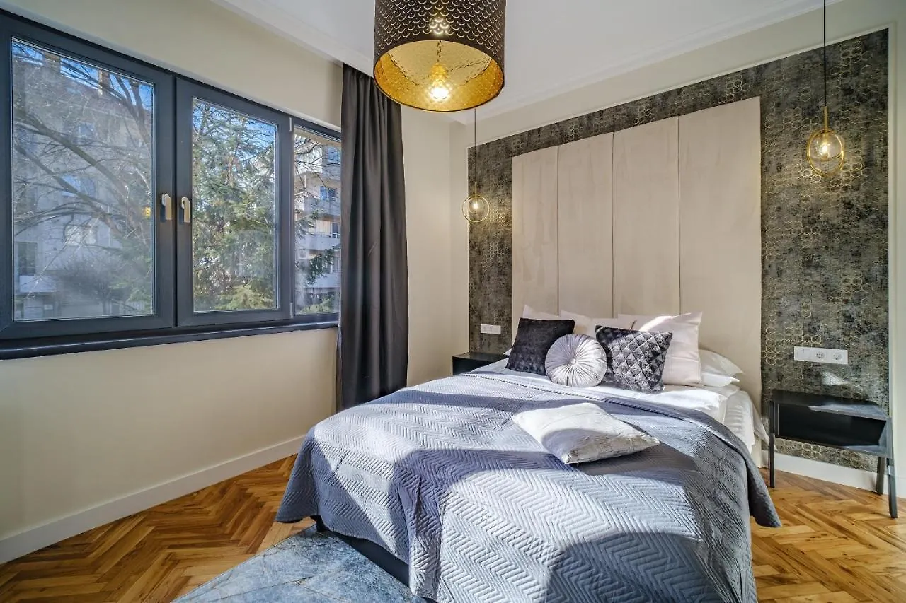 Apartment Golden Black Burgas City